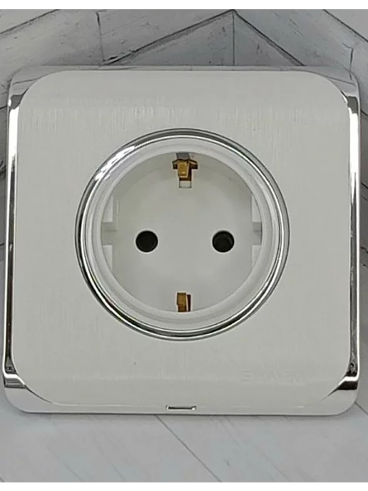 Sharm Electrical розетка встраиваемая белая с окантовкой серебро 178, белый