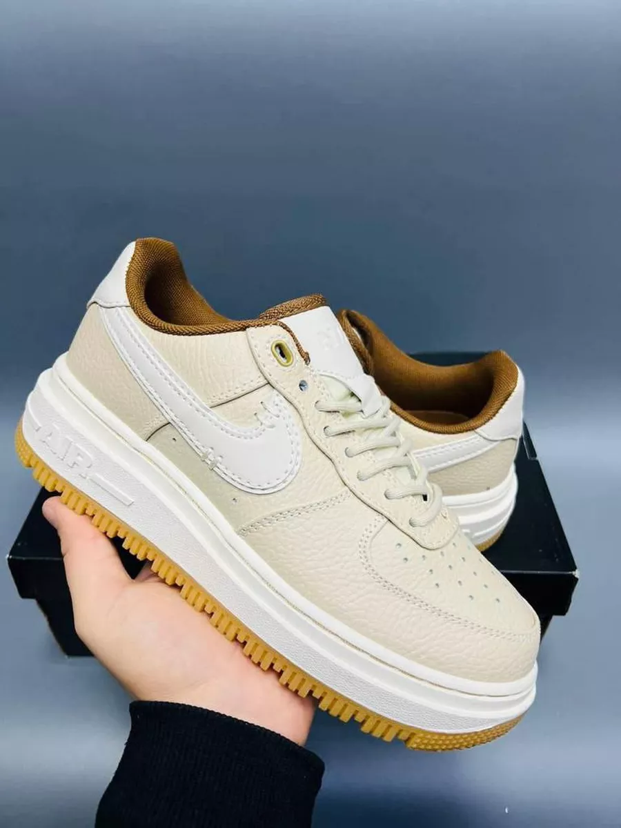 Nike Air Force 1 LUX Sneaker Top