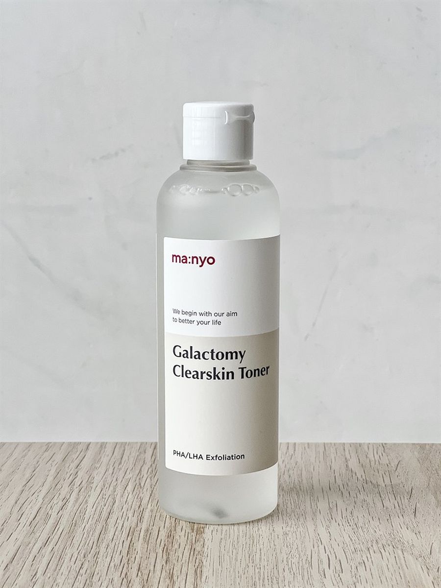 Galactomy clearskin toner. Кислотный очищающий тонер Manyo Galactomy Clearskin Toner. Тоник от Manyo. Тоник для лица Корея. Ещизавекка с кислотами тоник.